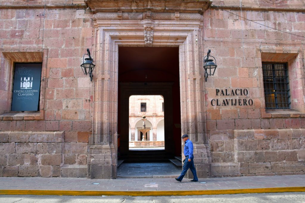 Contenedor de Arte | Conoce las 5 exposiciones para disfrutar y capturar el arte en el Clavijero