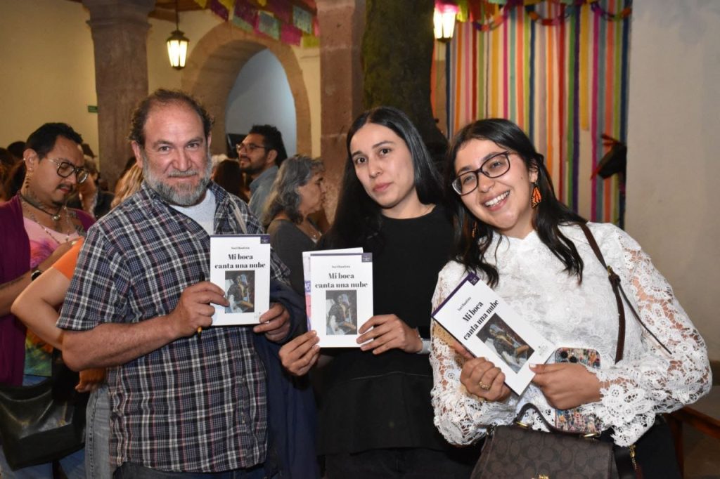 Contenedor de Arte | Se presenta el libro de la ganadora de convocatoria Palabras de Colibrí