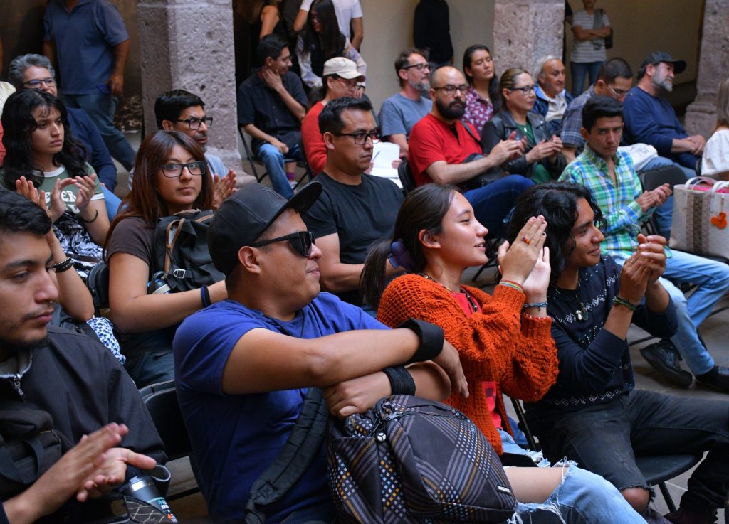 Contenedor de Arte | Toda una vida dedicada a la poesía: Margarita Vázquez presenta compilación de 4 décadas