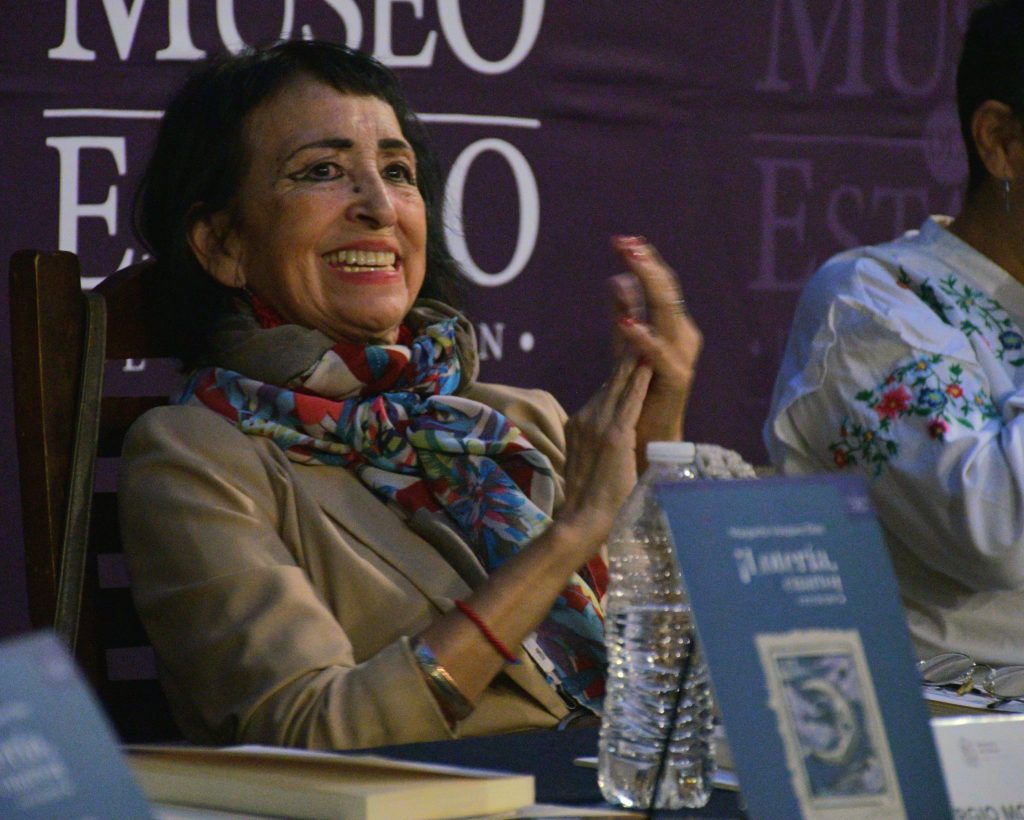 Contenedor de Arte | Toda una vida dedicada a la poesía: Margarita Vázquez presenta compilación de 4 décadas