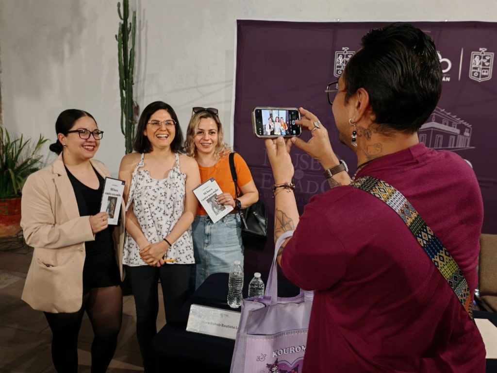 Contenedor de Arte | Editorial Cuarta República acerca literatura michoacana a municipios