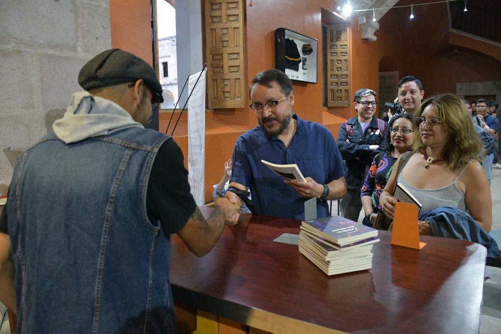 Contenedor de Arte | Editorial Cuarta República acerca literatura michoacana a municipios