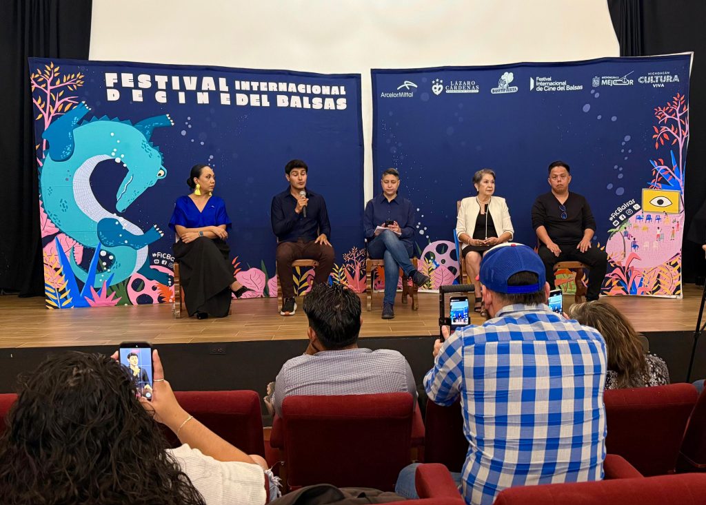 Contenedor de Arte | ¡El cine llega a la orilla del mar! Disfruta gratis del FICBalsas en la costa michoacana Contenedor de Arte | ¡El cine llega a la orilla del mar! Disfruta gratis del FICBalsas en la costa michoacana