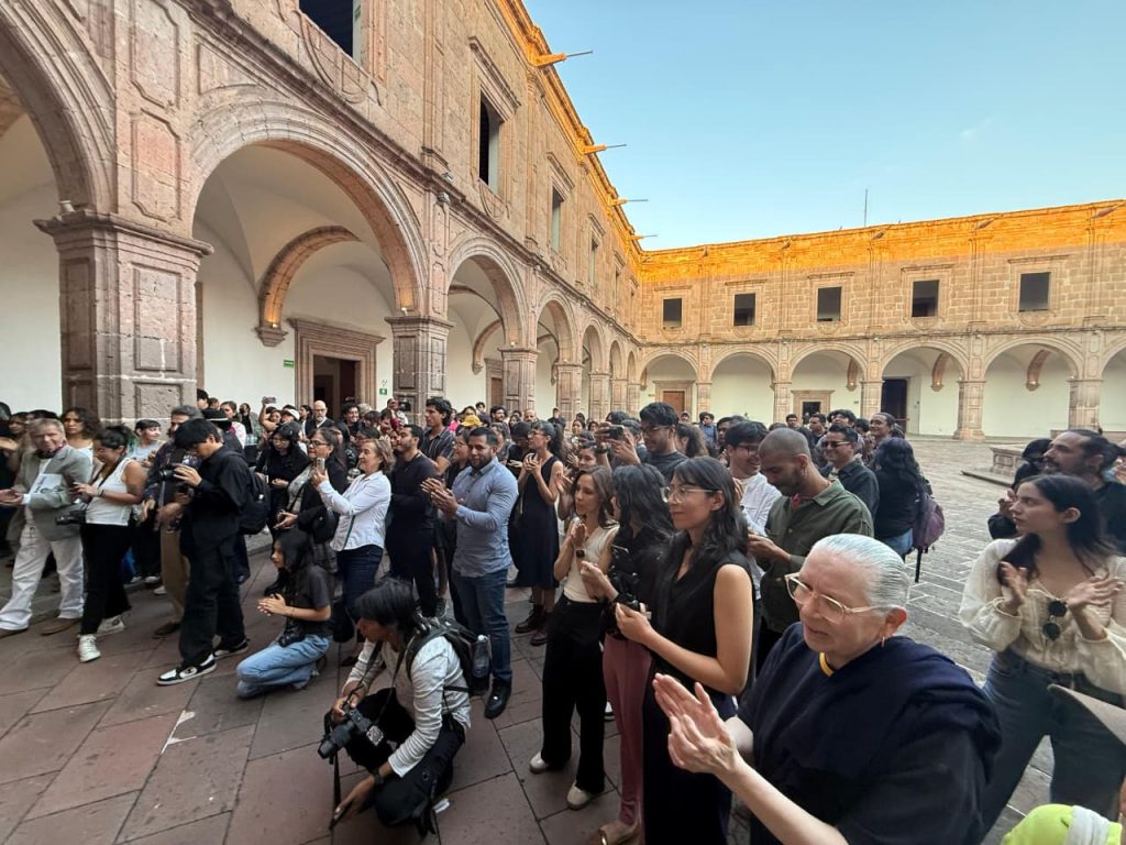 Contenedor de Arte | Arte contemporáneo y simbolismo marcan el arranque de año expositivo en Clavijero