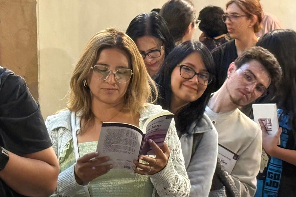 Contenedor de Arte | Cristina Bustamante presenta libro seleccionado en Palabras de Colibr