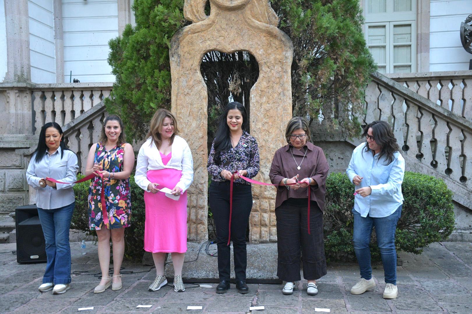 Joy Laville y su mundo inmaterial llegaron al MACAZ