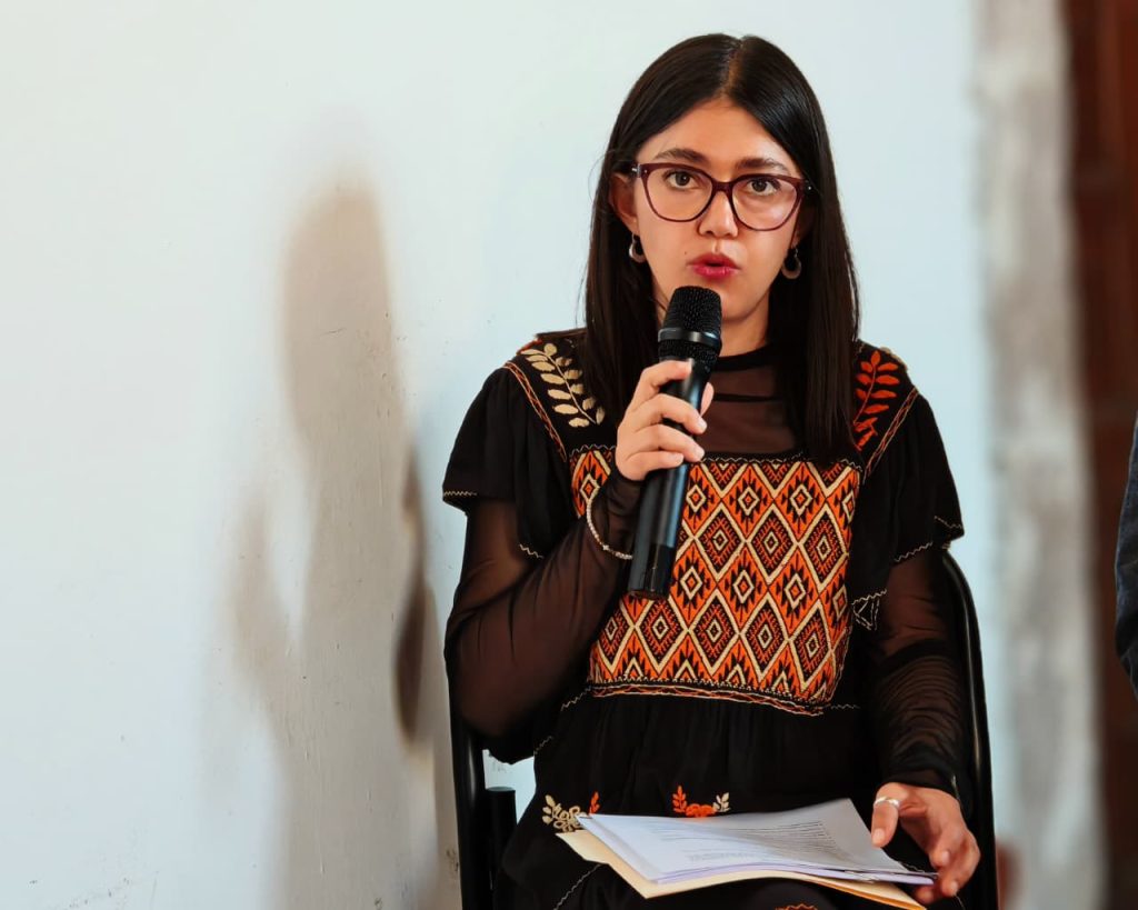 Contenedor de Arte | Convocatoria Palabras de Colibrí te da 30 mil pesos y la publicación de tu obra Contenedor de Arte | Convocatoria Palabras de Colibrí te da 30 mil pesos y la publicación de tu obra