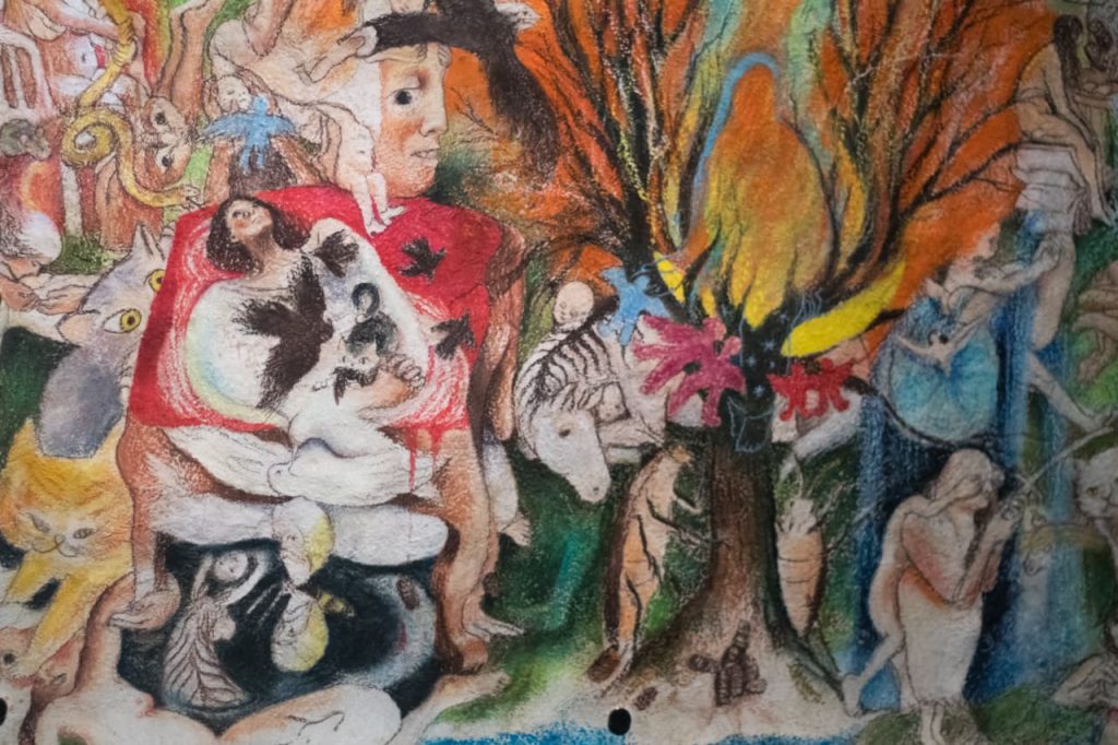 Contenedor de Arte | Entre la memoria y la materia: Disfruta de un viaje visual por las exposiciones de la Casa de Cultura