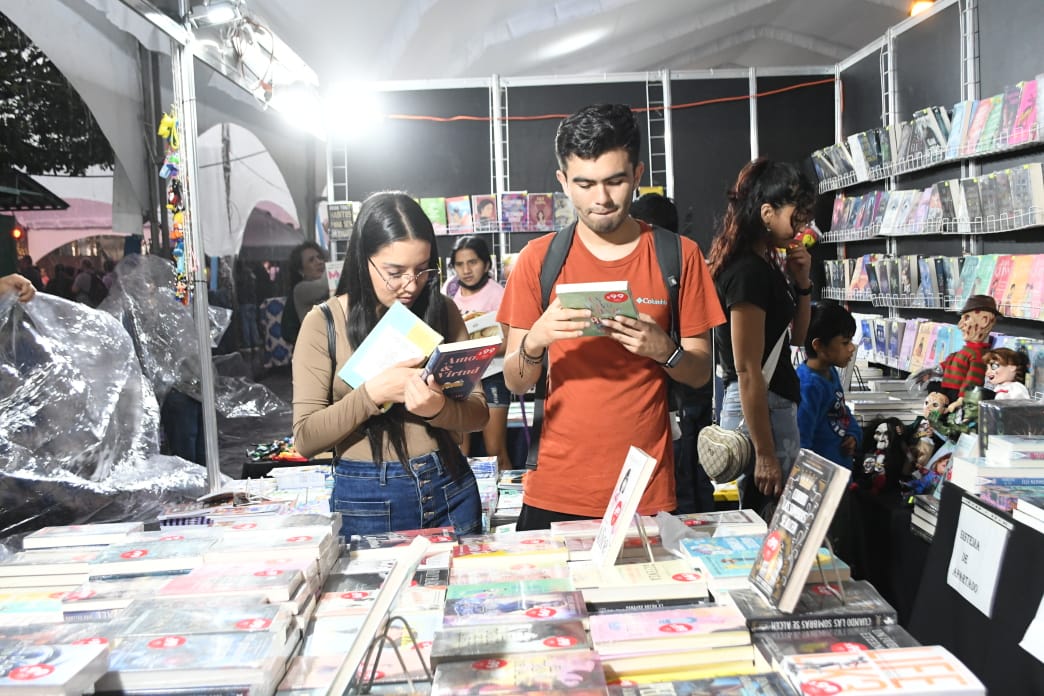 Contenedor de Arte | Se inaugura 5ta Feria Internacional del Libro y la Lectura de Morelia Contenedor de Arte | Se inaugura 5ta Feria Internacional del Libro y la Lectura de Morelia