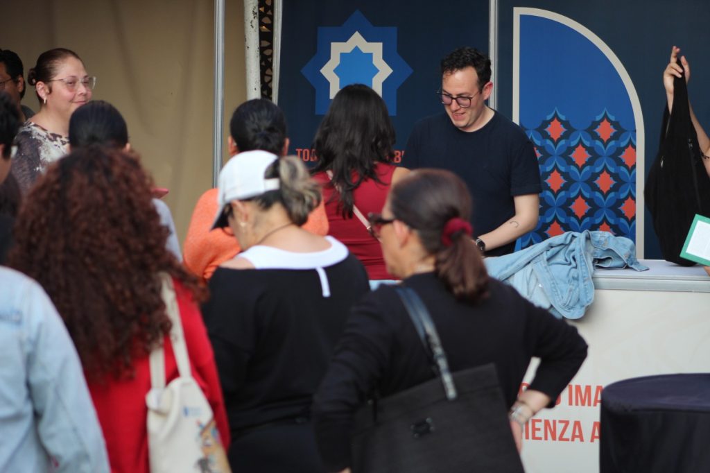 Contenedor de Arte | Adrián Chávez conquista al público de la 5ta Fillm